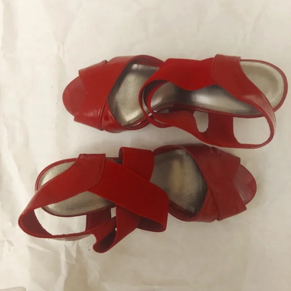 Red Wedge Platform Heeled Shoe - Picture 5 of 7